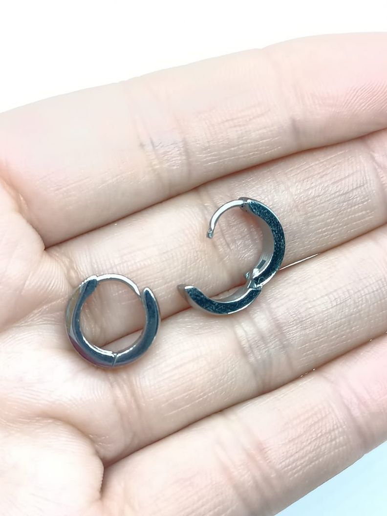 Pendientes Plateados Aros Punk Black sin genero huggies-6