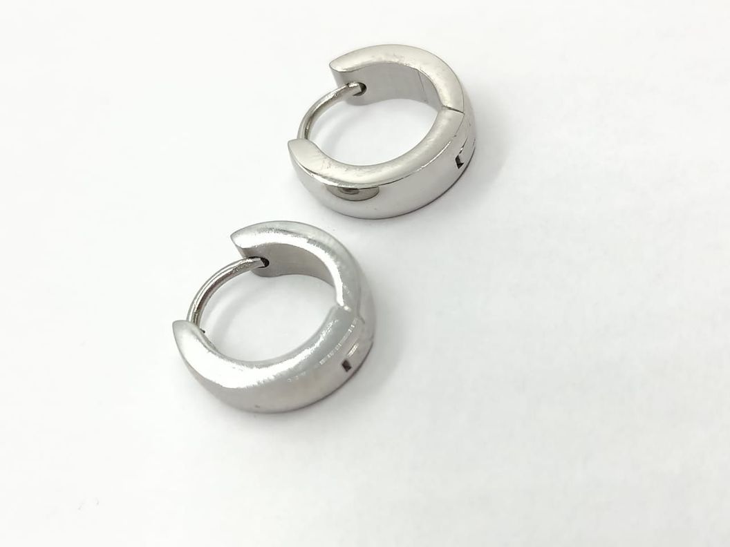 Pendientes Plateados Aros Punk Black sin genero huggies-2