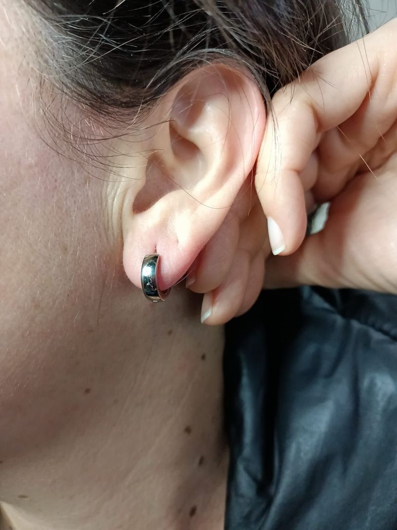 Pendientes Plateados Aros Punk Black sin genero huggies-1