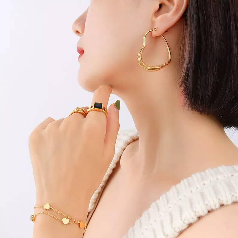 Aros Baño Oro Amarillo 18k Argollas Corazón Resorte M-2