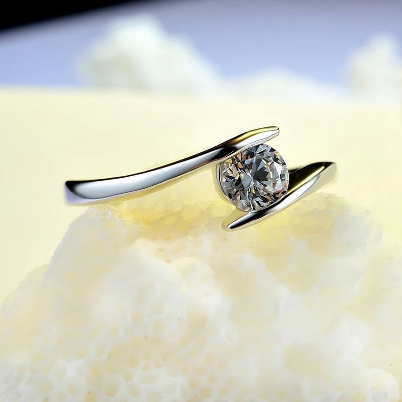 Anillo De Plata 925 Con Piedra Circón - Talla 8-4