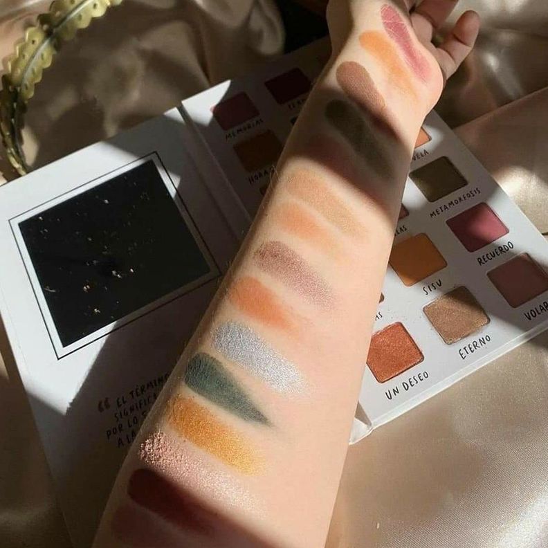 Paleta de Sombras "Metamorfosis" de Yuya-4