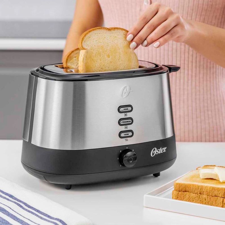 Tostador Oster® 2 rebanadas en acero inoxidable TSSTTR500-2