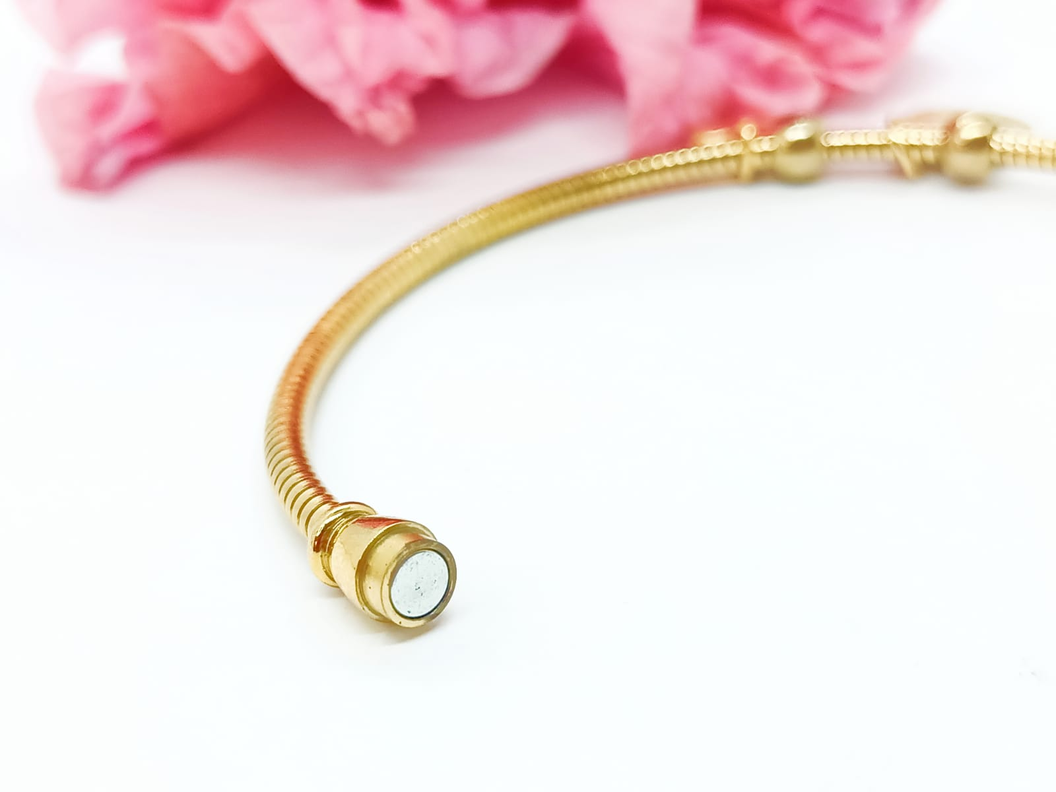 Pulsera Magnética Medalla San Benito Protector Acero enchapada en oro 18kl-3