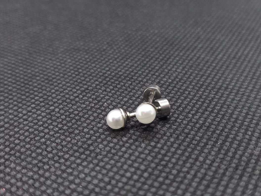 Pendientes de Perlas 4mm con cierre tuerca y tapa de seguridad-2