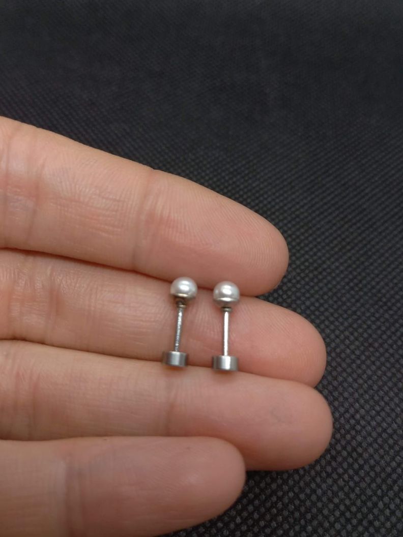 Pendientes de Perlas 4mm con cierre tuerca y tapa de seguridad-3