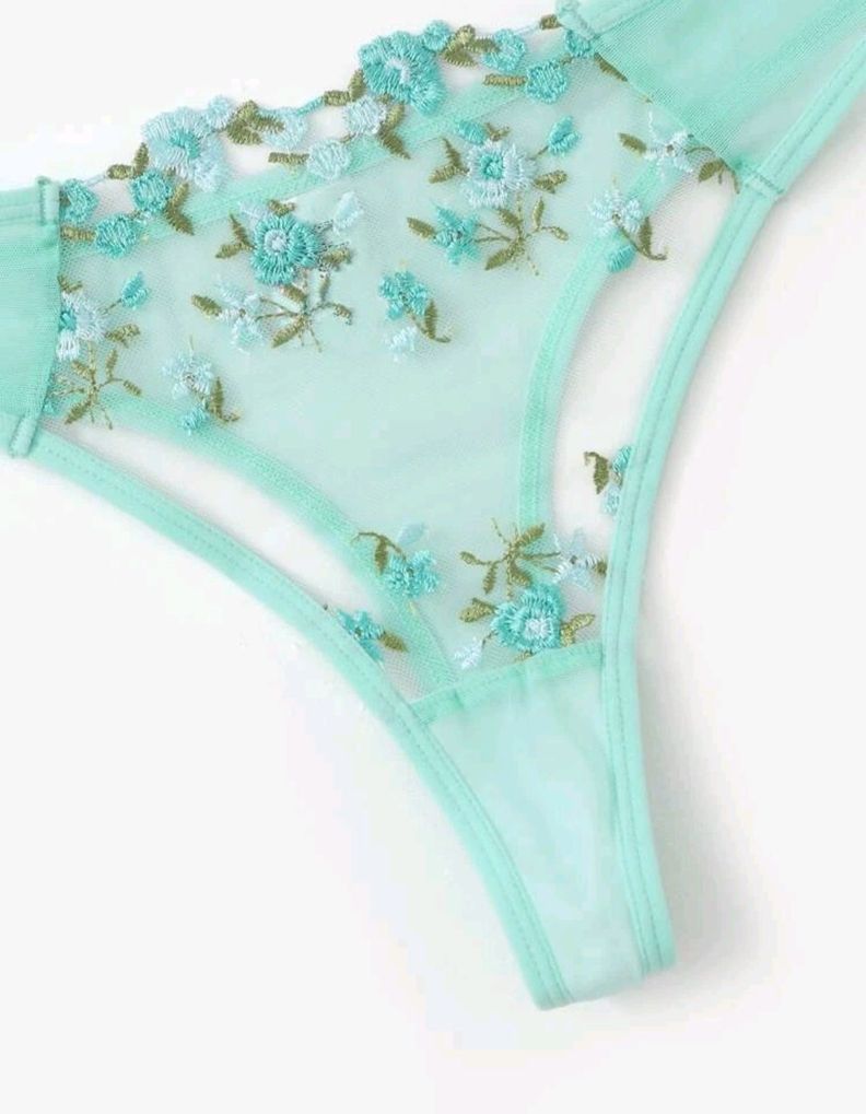 Conjunto de Lencería Seductora Bustier y Bikini-2
