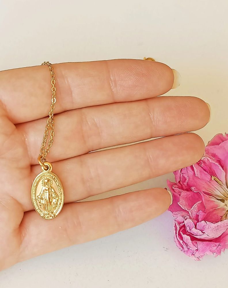 Cadena Colgante Virgen Maria Amor Religión Acero enchapado en oro 18kl Moneda Love-4