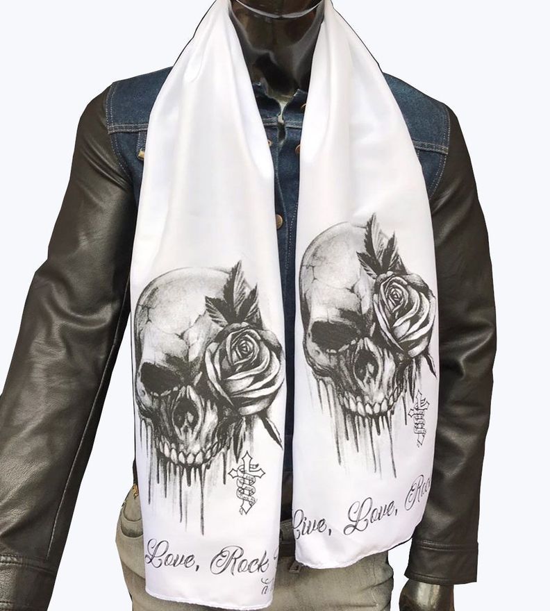 Pañuelo Blanco Estampado Calavera Rosa-0