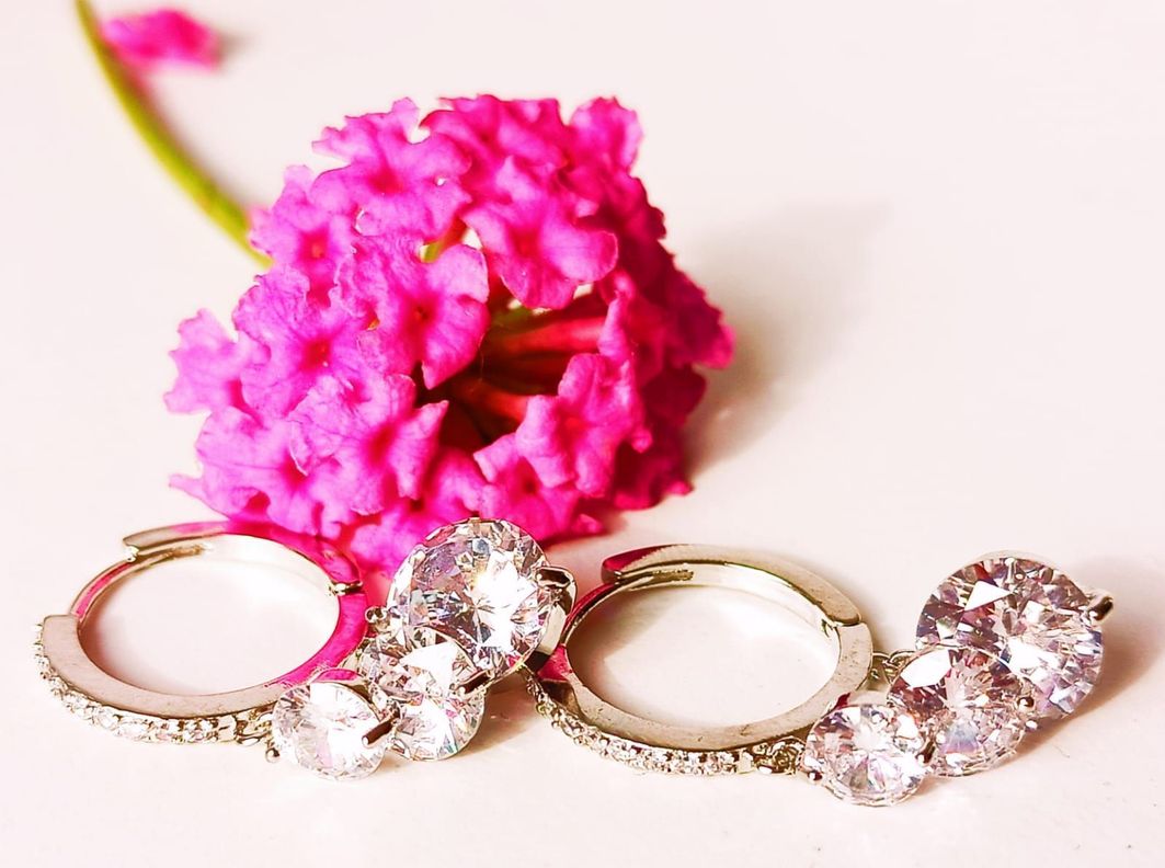 Argollas Huggies Zirconios pavé plata fina ley S925-6