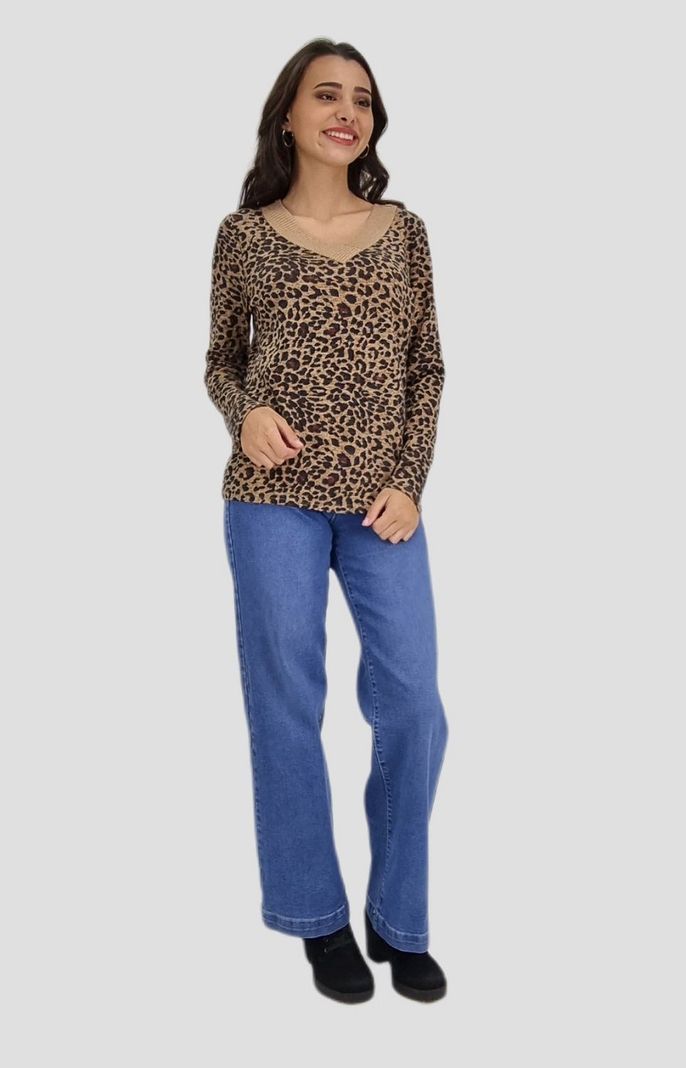 Polera hachi estampada