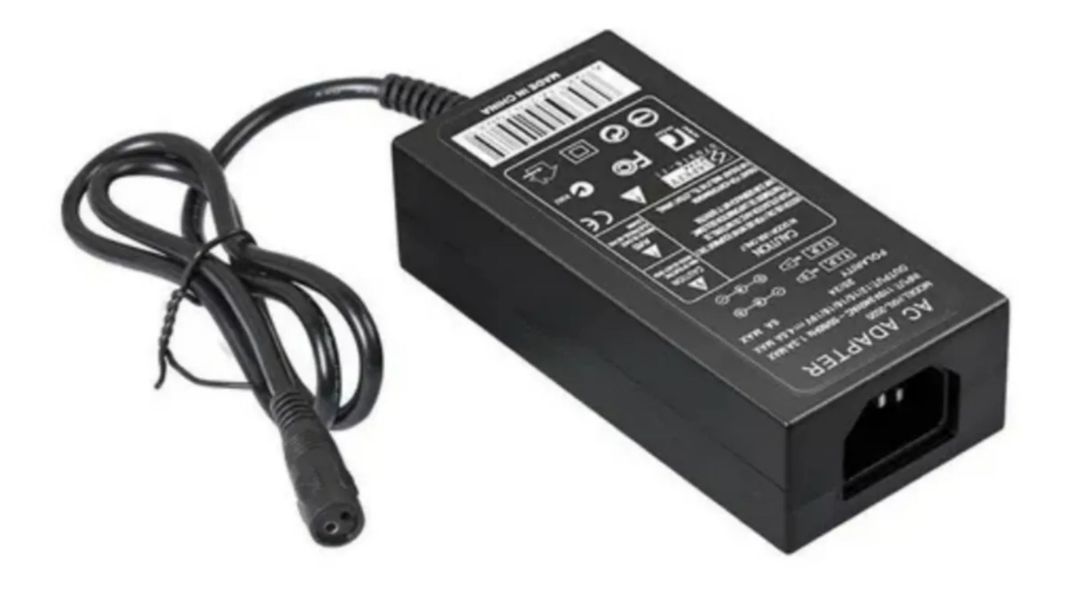 Cargador Universal Notebook 8 Conectores  12-24v 1-0