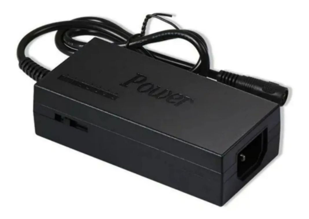 Cargador Universal Notebook 8 Conectores  12-24v 1-2