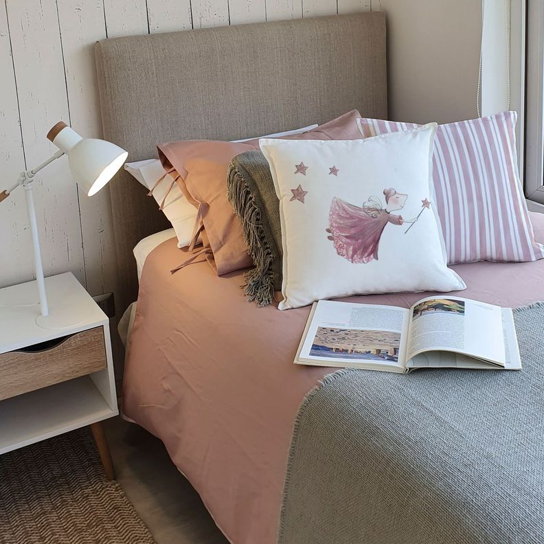 FUNDA COJÍN ALGODÓN HADA ROSA 45X45-1