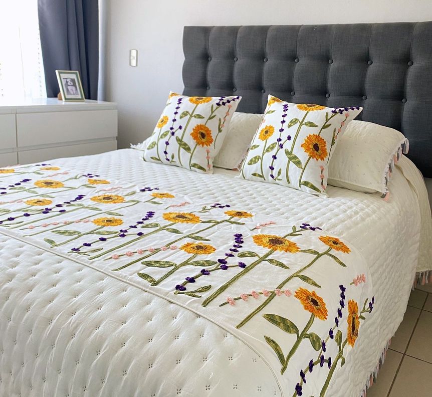 Piecera bordada girasol 2 plazas- king