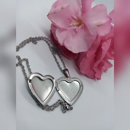 Cadena con dije Relicario corazón liso hipoalergénico -3
