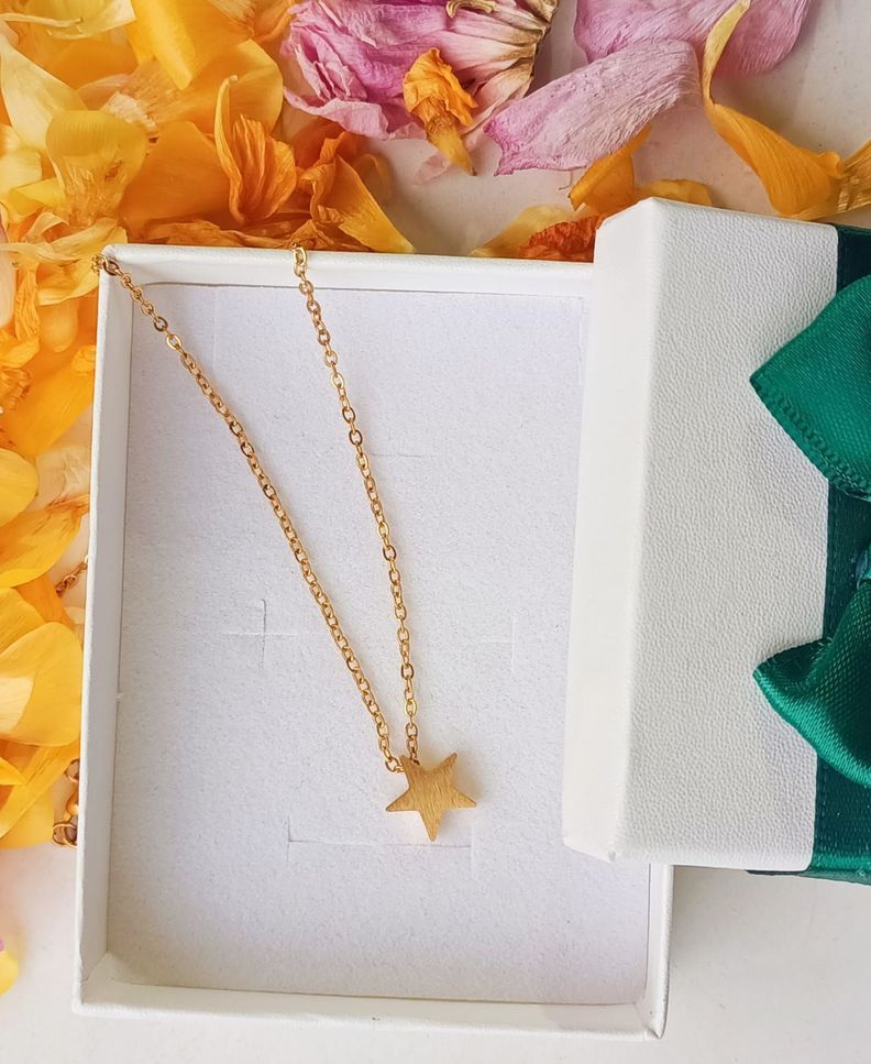 Cadena Colgante Estrella Minimalista Chapada En Oro 18k-1