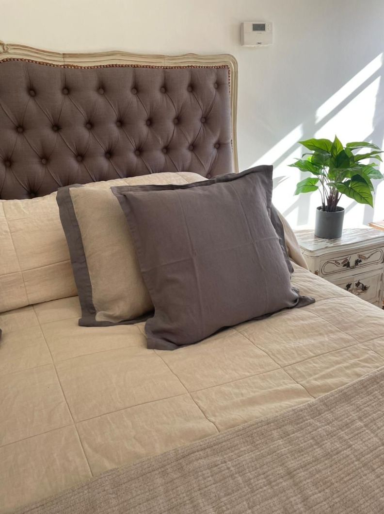 Funda de Almohada Natural con Borde Gris-2
