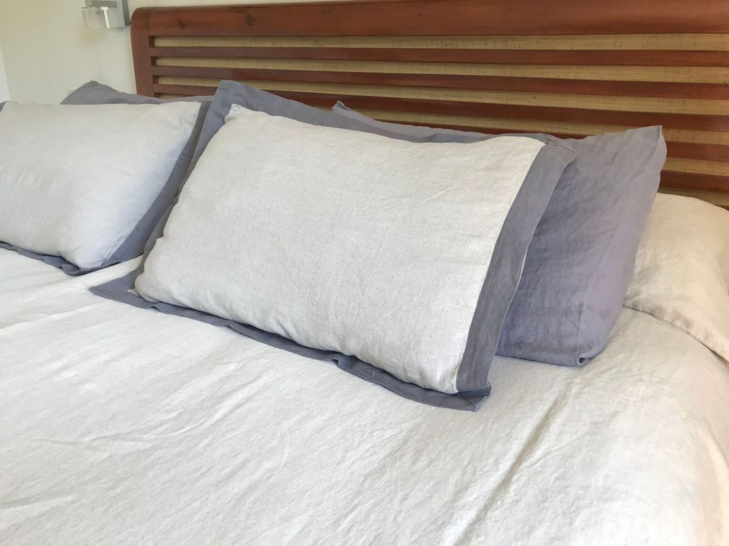 Funda de Almohada Natural con Borde Gris-1