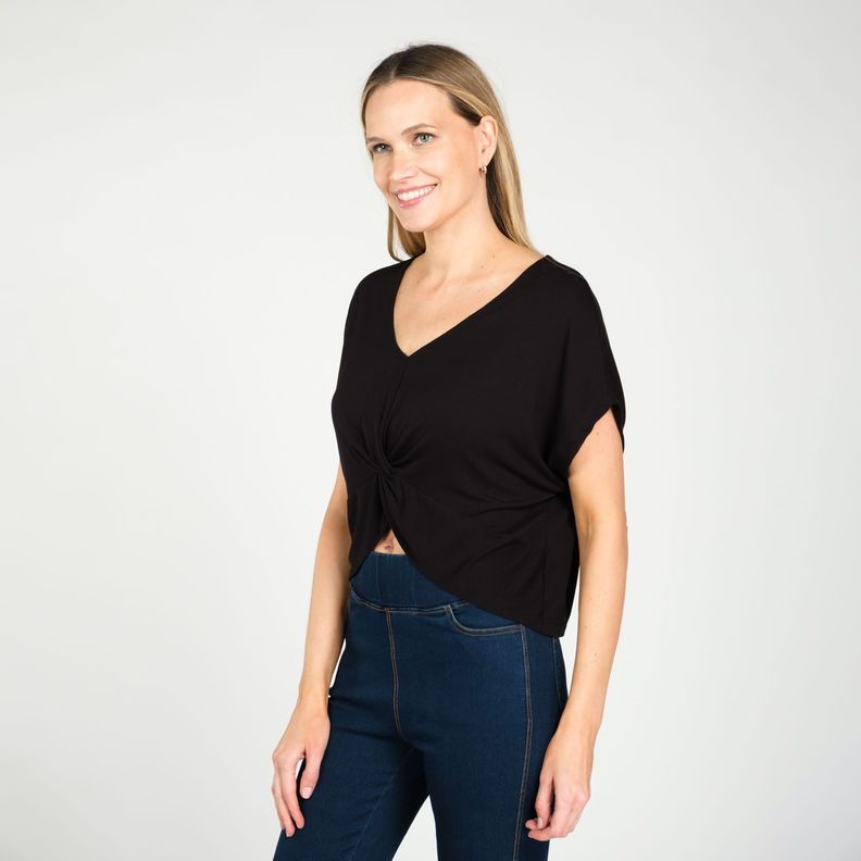 Polera Juvenil Con Diseño Recogido Negra Caffarena-2