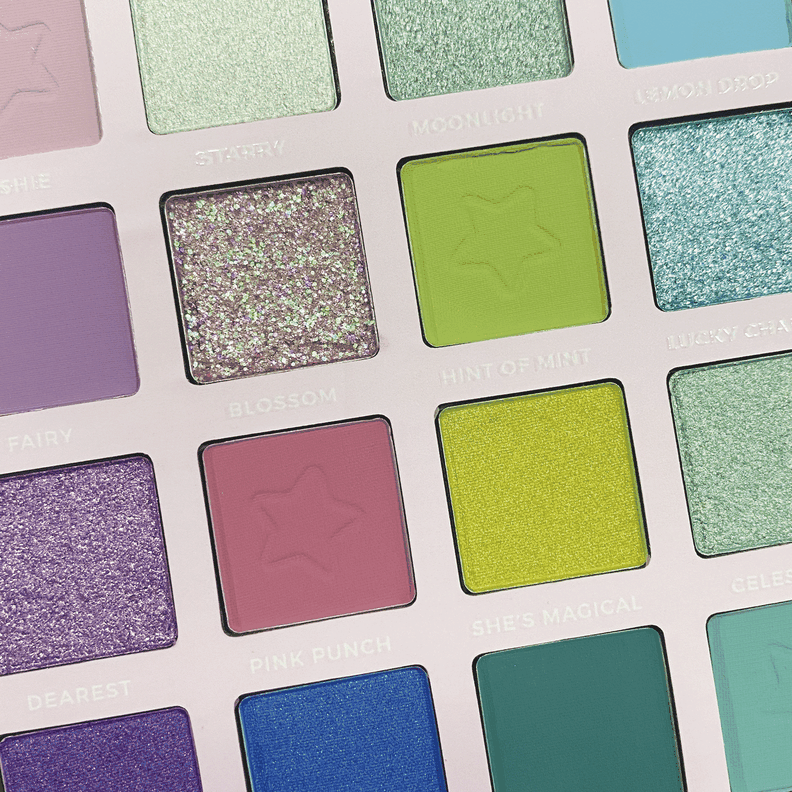 Pack Paleta De Sombras "Life In Pastel" BeBella Cosmetics + Set 12 Brochas Holo Fun y Estuche Beauty Creations-3