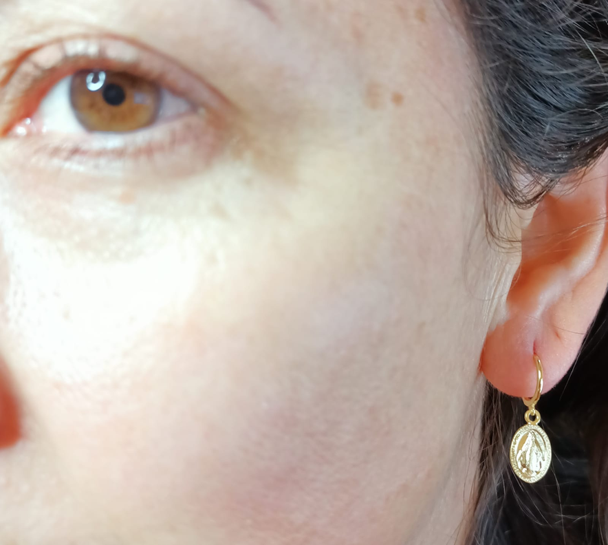 Aros Argollas Pequeñas Virgen Maria Plata 925 Chapado En Oro-4