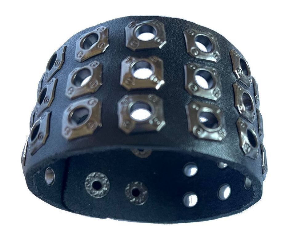 Pulsera de Cuero Negra Tachas Ojal-0