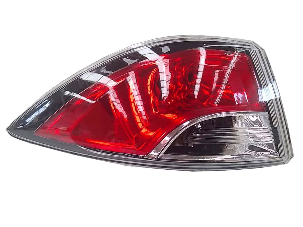 FAROL TRASERO IZQUIERDO SEDAN MAZDA 2 2012-2015-0