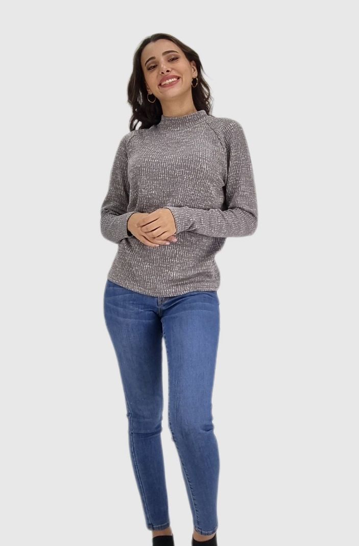 Polera cuello alto acanalado
