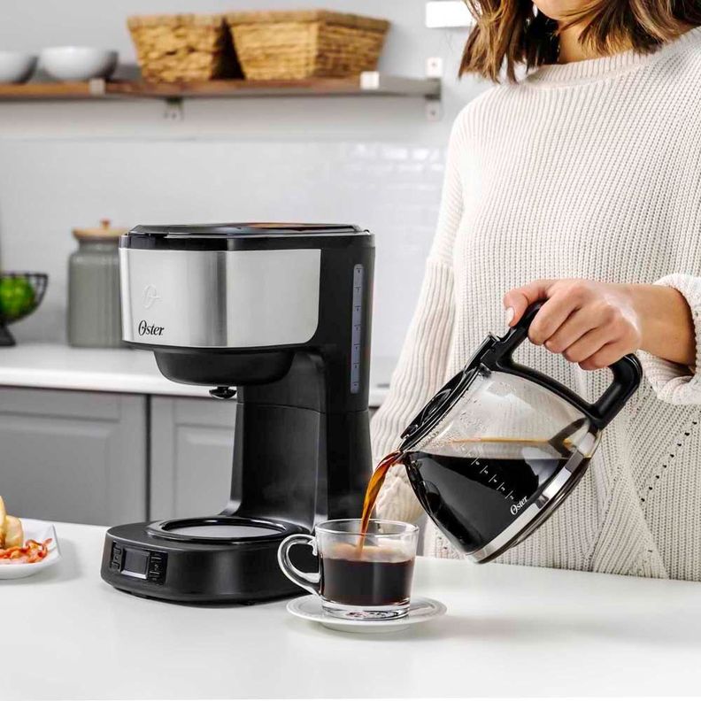 Cafetera programable Oster® 8 tazas en acero inoxidable BVSTDC10SS-2