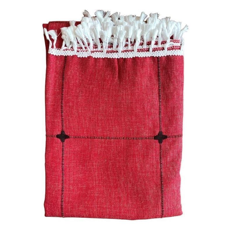 Mantel Rectangular Burdeo Bordado con Borlas-0