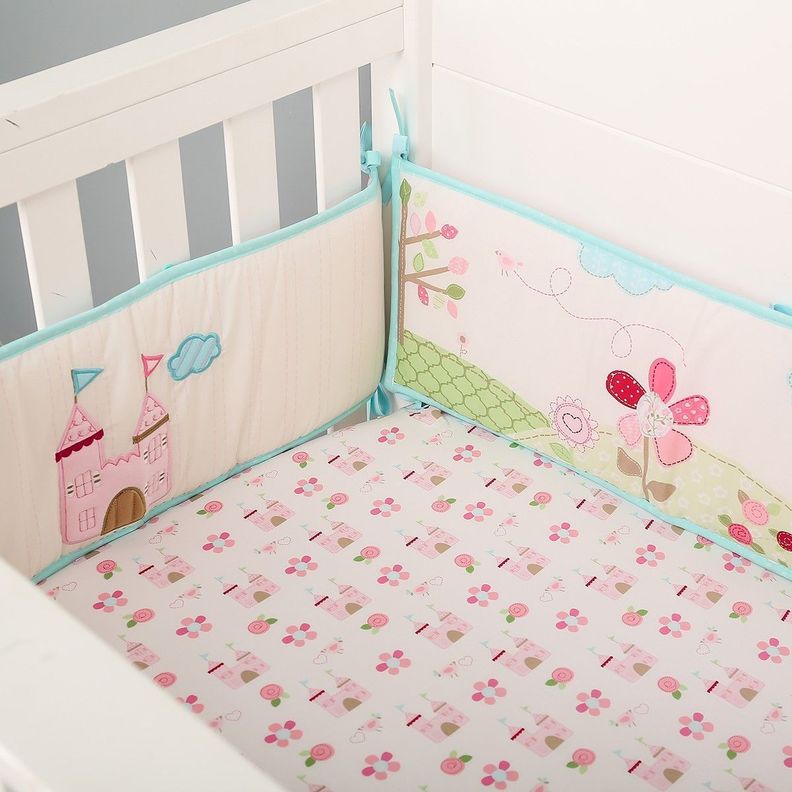SET ROPA DE CUNA 4 PIEZAS CASTILLO PRINCESA-1