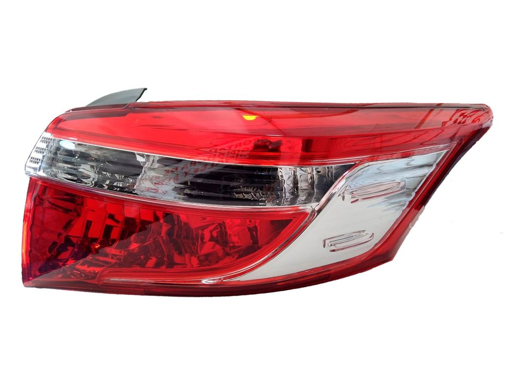 FAROL TRASERO DERECHO SEDAN TOYOTA YARIS 2014-0