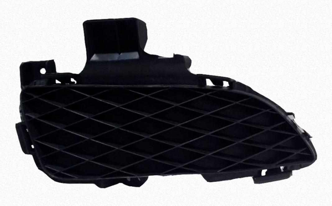 REJILLA O TAPA DE PARACHOQUE DERECHO SIN HOYO MAZDA 3 2003-2005-0