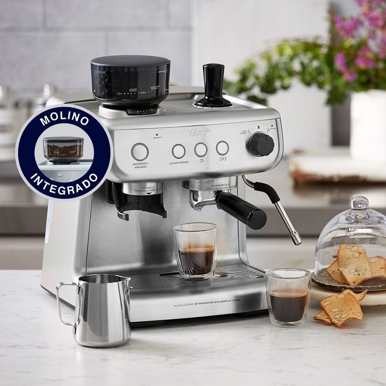 Cafetera para espresso Oster® Perfect Brew 15 bares molino integrado BVSTEM7300-1