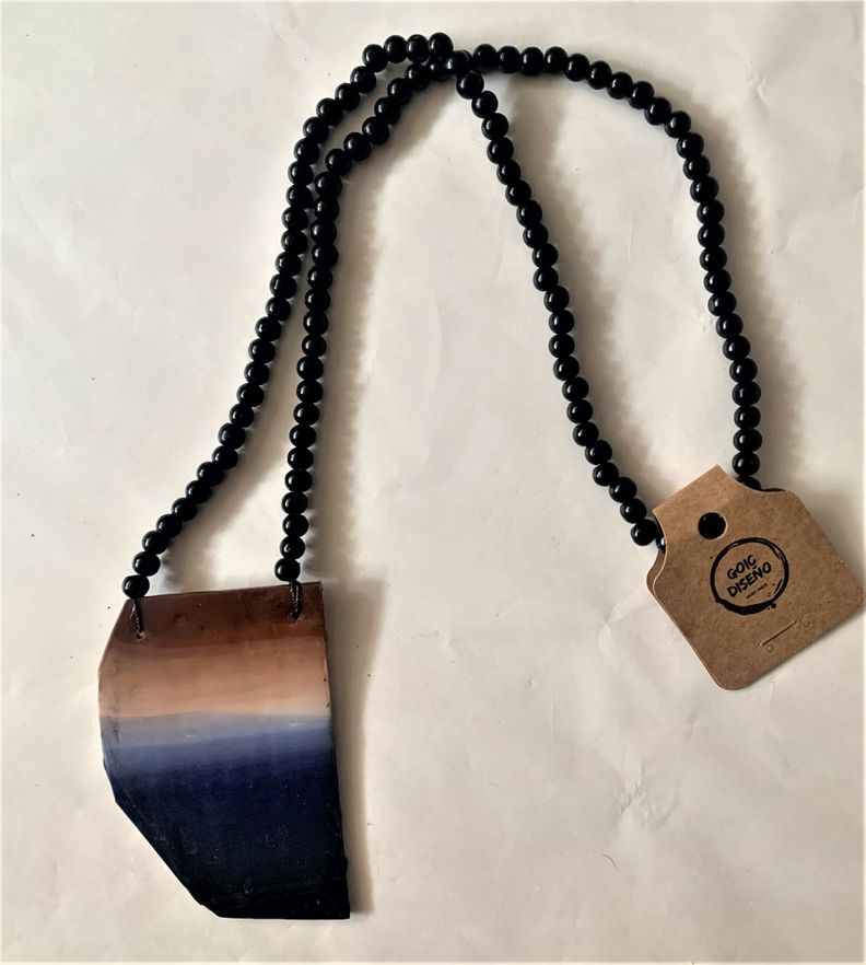 collar de arcilla polimérica