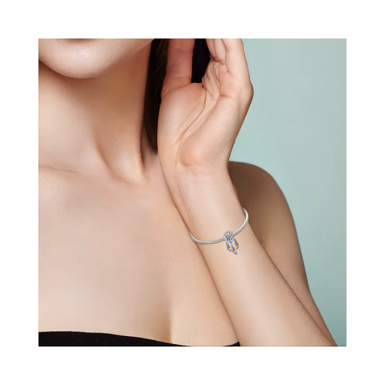 Charm Circular con Circones y Alas Colgantes-4