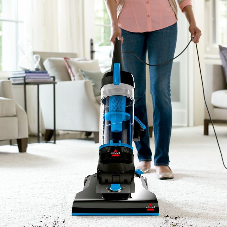 Aspiradora Ciclónica Vertical PowerForce Helix BISSELL 2111V-4