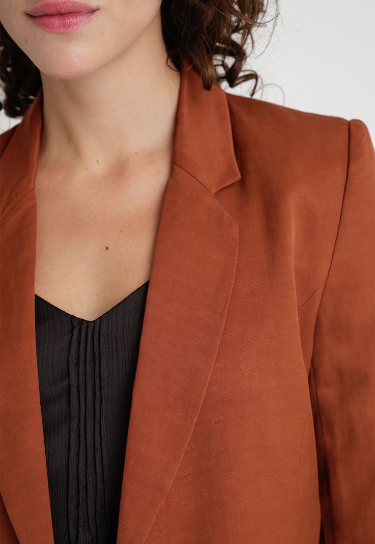 Chaqueta De Mujer Modelo Manari Color Tostado-2