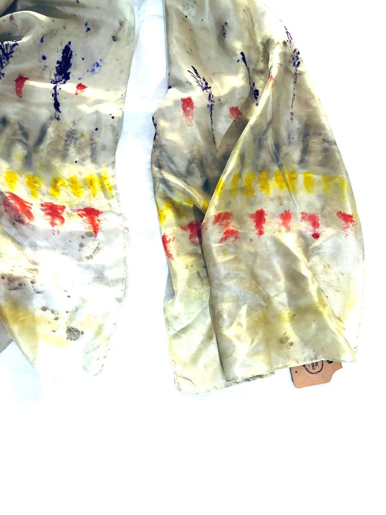 PAÑUELO HECHO A MANO EN SEDA NATURAL DISEÑO EXCLUSIVO-2