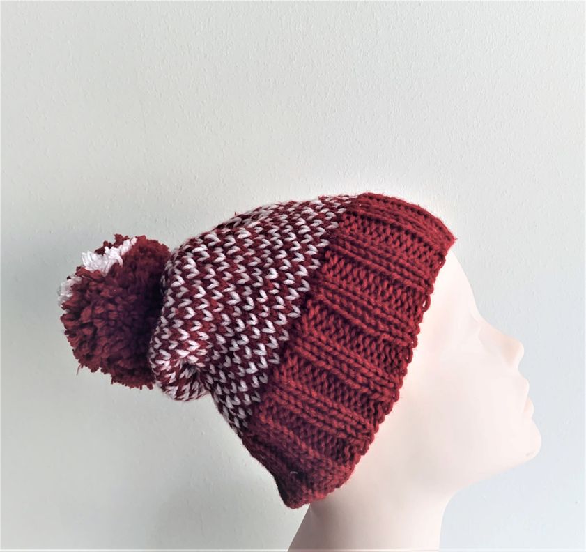 gorro de lana tejido a mano con pompón-2