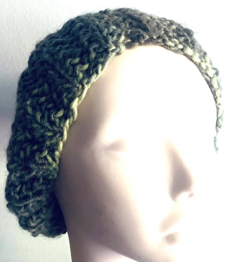 gorro de lana con pompón hecho a mano diseño exclusivo-2