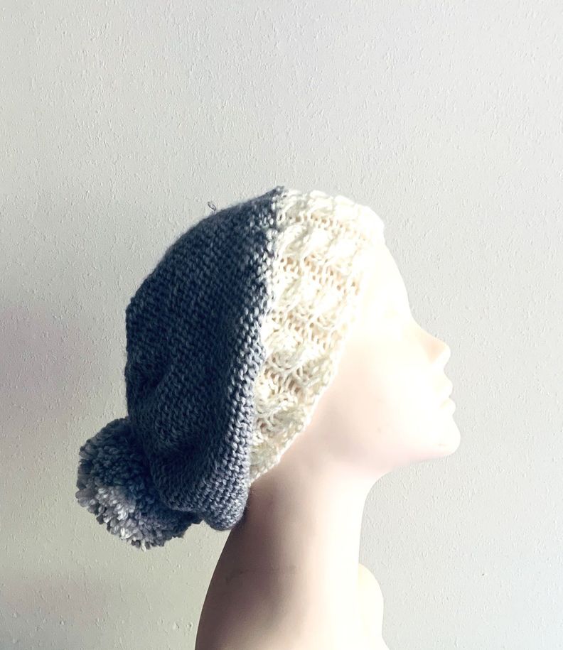 gorro de lana gris/marfil tejido a mano diseño exclusivo-0