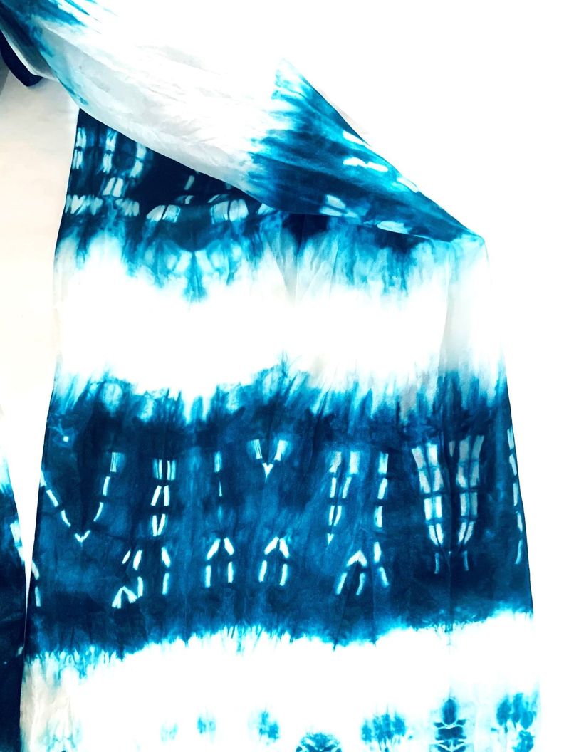 pañuelo de seda natural, diseño exclusivo, hecho a mano-1