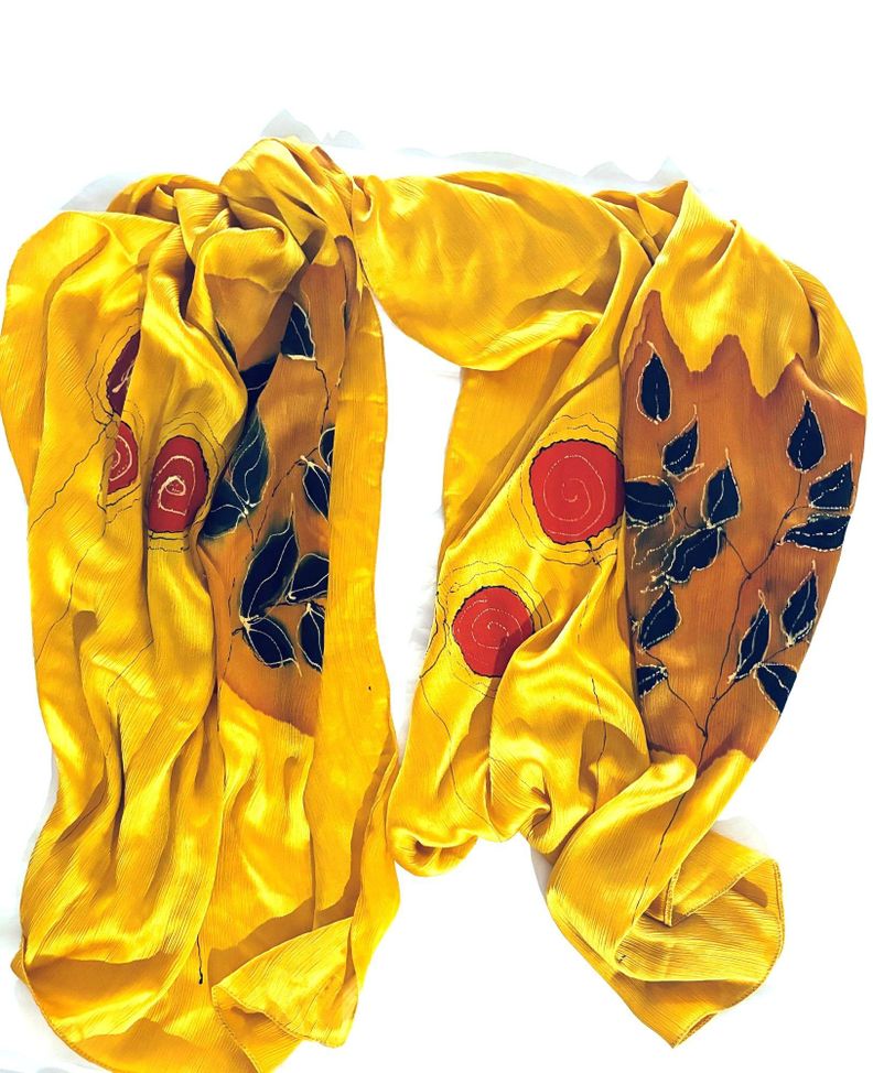PAÑUELO DE VISCOSA CON SEDA PINTADO A MANO DISEÑO EXCLUSIVO-0