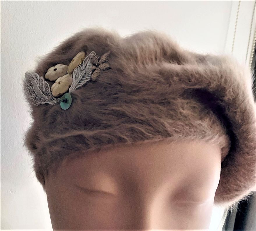 gorro/boina de mujer bordada a mano diseño exclulsivo-1