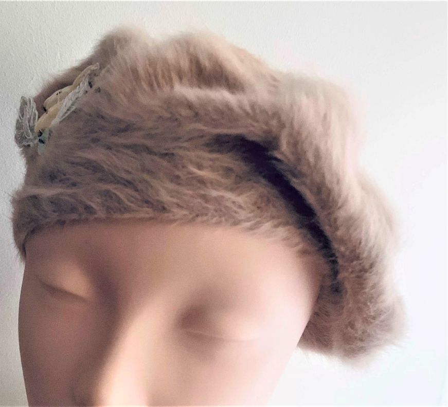 gorro/boina de mujer bordada a mano diseño exclulsivo-0