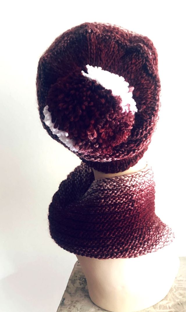 bufanda/cuello con gorro de lana hecho a mano diseño exclusivo-0