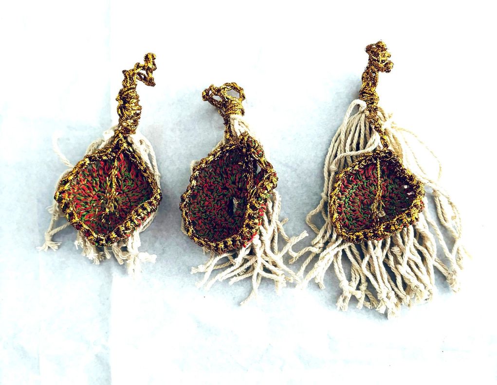 Adorno de navidad de 3 piezas diseno exclusivo hecho a mano