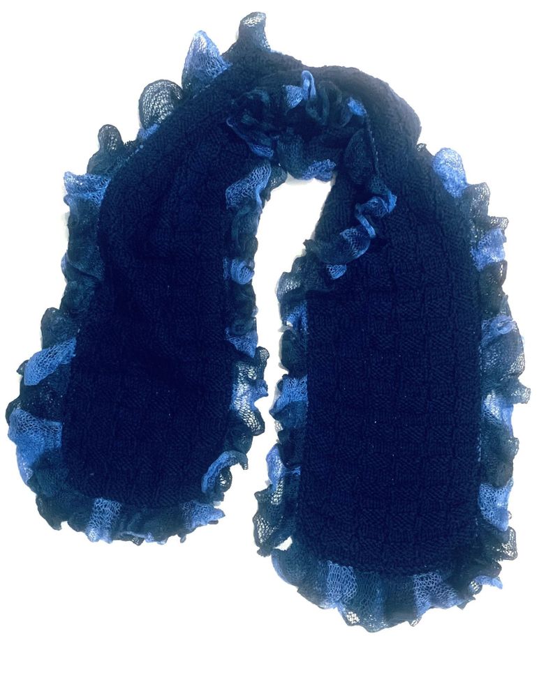 bufanda azul  de lana hecha a mano diseño exclusivo-0